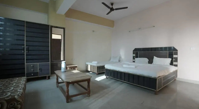 Hotel Mohan by OYO Rooms