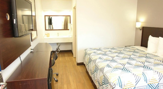 Motel 6 Hattiesburg, MS, Забронировать Мотель Отели Хаттисберг с бассейном, рядом с Lake Terrace Convention Center, Бассейн
