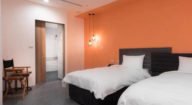 Camera Standard Hotel Half