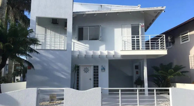 Casa de Praia Brisa do Oceano com Piscina Privativa - São Francisco do Sul