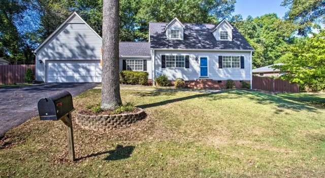 Коттедж с 3 комнатами Modern Home w/ Yard + Deck, 1 Mi to Clemson U!