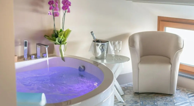 Номер Luxury DON GIULIO LUXURY ROOMS jacuzzi