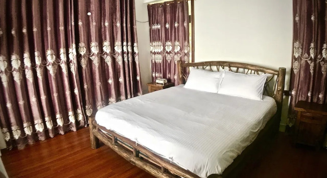 Nine rainbow and new moon B&B, Забронировать Отель «постель и завтрак» Цзянь Хуалянь