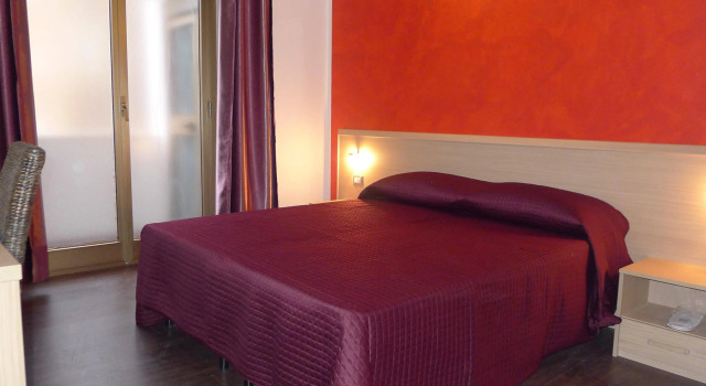 B&B Earnest, Забронировать Отель Отели Рима с парковкой, рядом с Станция метро Tiburtina, Парковка