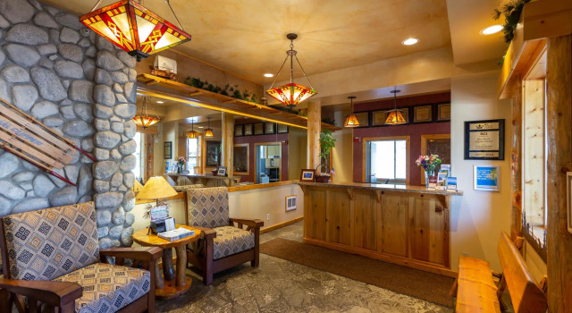 Red Wolf Lodge At Squaw Valley, Rezerwuj Apartament Hotele w Squaw Valley z parkingiem, Parking