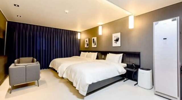 E-Stay Hotel