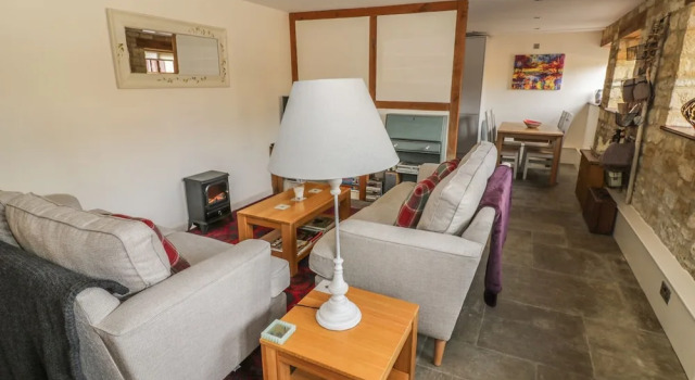 Tallow, Book Hotel Moreton-in-Marsh 