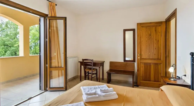 Gorgeous Holiday Home in Sorano With Swimming Pool, Buchen Sie Ferienhaus Villen in Sorano, Villa