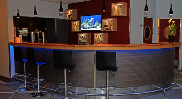 Jönköpings Hotell & Konferens, จอง โรงแรม เยินเชอปิง Vättern