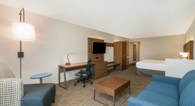 Люкс Holiday Inn Express Radcliff Fort Knox by IHG