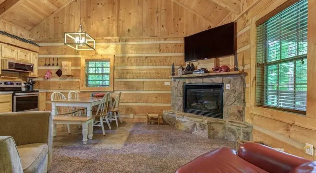 Lifes Escape - Two Bedroom Cabin