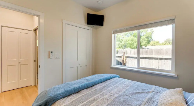 3 Mi to UC Davis: Retreat w/ Furnished Patio!, 예약 아파트 데이비스 캘리포니아