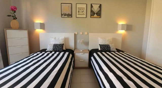 LovelyStay - Cozy 1BR Flat in Alvor with AC and Balcony