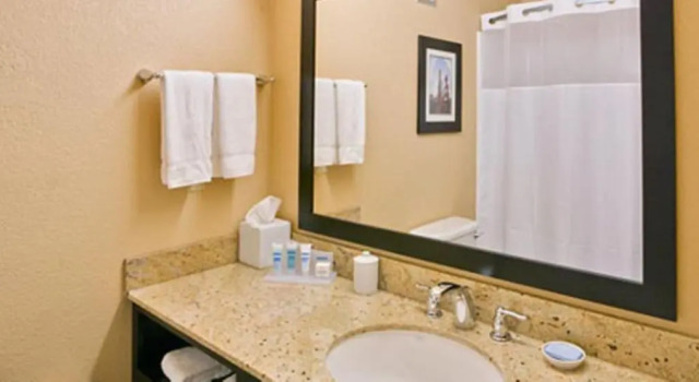 Двухместный номер Standard Wyndham Garden OKC Airport - Event Center, Indoor pool, Arcade Near Paycom, Fairgrounds