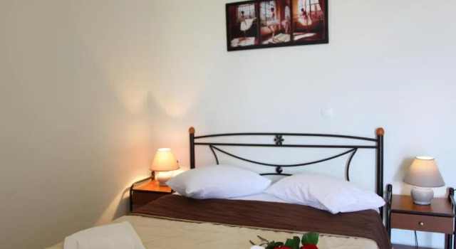 Апартаменты Avra apartments