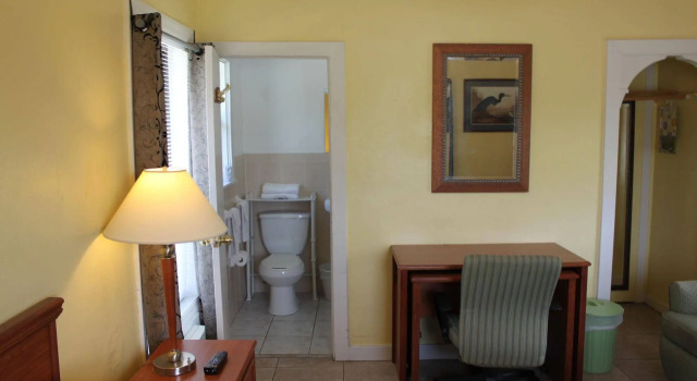 Travel Inn of Titusville, Rezervați Mini-hotel Frontenac Florida