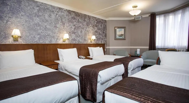 Четырёхместный номер Standard The Clarendon Hotel
