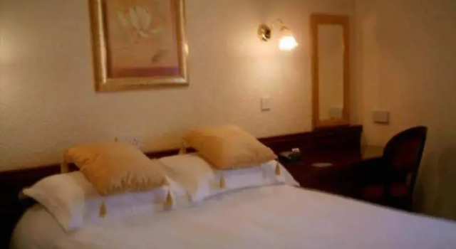 Gleneagles - Albert Road, Забронировать Отель Бизнес-отели Англии, 4* 5*