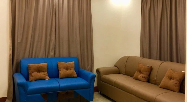 Семейное бунгало с 3 комнатами Transient House and Van for Rent