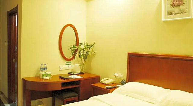 Двухместный номер Standard GreenTree Inn Zhejiang Taizhou Tiantai Bus Station Express Hotel