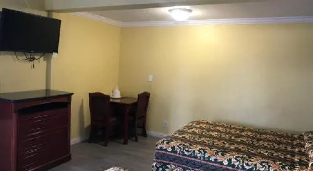 Colony Inn Motel
