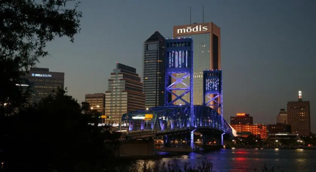 Wyndham Jacksonville Riverwalk, Забронировать Отель Джэксонвилл штат Флорида, рядом с Театр Флориды