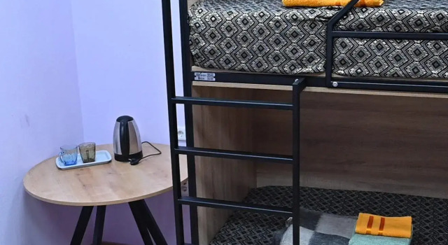 Кровать в общем номере Кедр