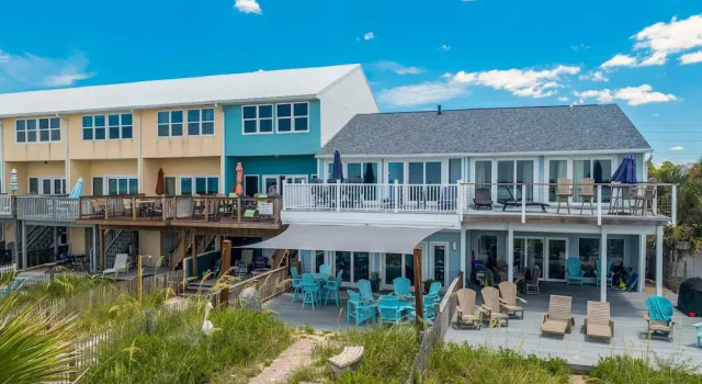Коттедж с балконом и рядом с пляжем Beachside West Villa #2 by Emerald Coast Retreats