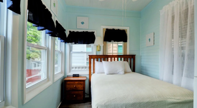 Biarritz Motel & Suites, Varaa Motelli Hotellit New England uima-altaalla, Uima-allas