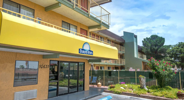 Days Inn El Paso Airport East, Rezerwuj Mini-hotel Hotele w El Paso z parkingiem, Parking