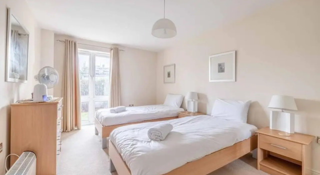 Апартаменты Cosy 2 Bed 2 Bath Central Windsor & Parking