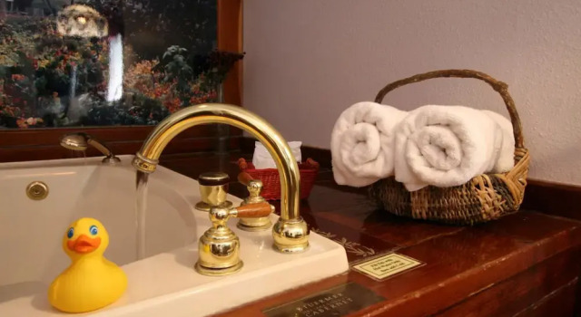 Featherbed Railroad B&B Resort, Buchen Sie Bed & Breakfast Nice Kalifornien