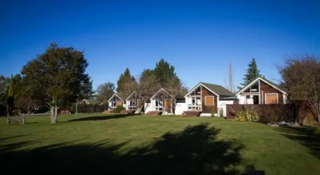Stronechrubie Accommodation and Restaurant, Забронировать Отель  