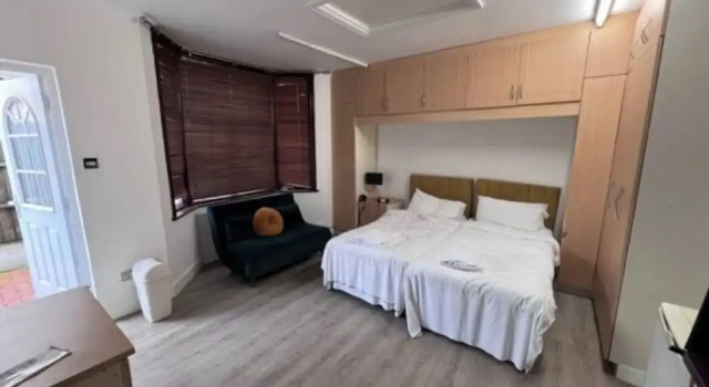 Inviting 1-bed Apartment in Ilford, Varaa Huoneisto Asunnot kohteessa Merseyside, Huoneisto