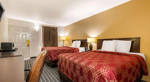 Четырёхместный номер Standard Econo Lodge Gaffney
