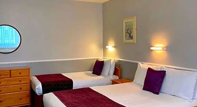 Семейный номер Standard Palm Court Hotel