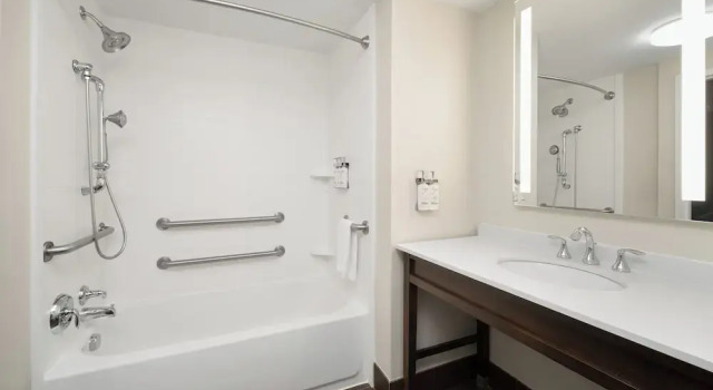 Люкс c 1 комнатой Holiday Inn Express & Suites Aiken by IHG
