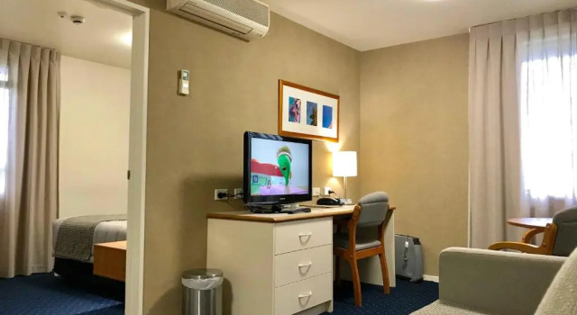 Люкс Standard Ventura Inn & Suites Hamilton