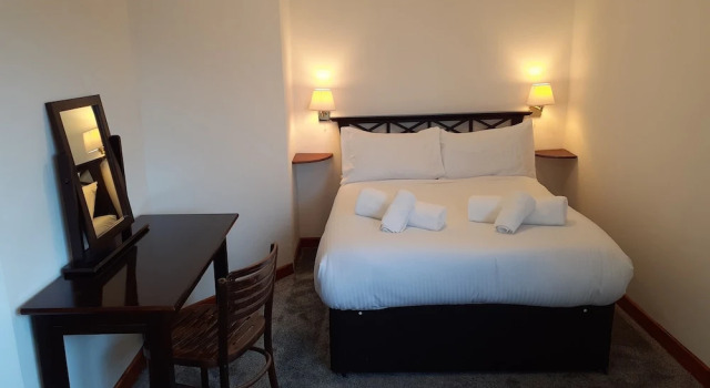 Апартаменты с 2 комнатами с балконом и с видом на море Hotel Port Dinorwic