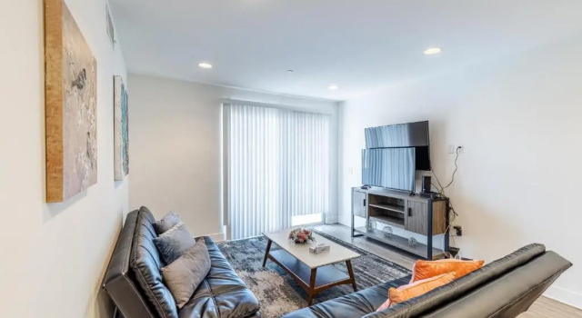 Апартаменты с 3 комнатами Heaven On Hollywood Boulevard Furnished Apartments