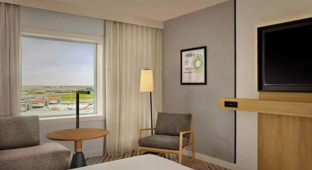 Двухместный номер Airport View Deluxe Sheraton Amsterdam Airport Hotel and Conference Center