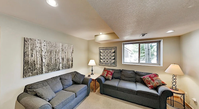 Walk To Main St. & Lifts! Deck W/ Private Hot Tub 3 Bedroom Townhouse