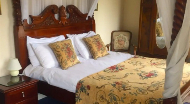 The Weir Hotel, Prenota Hotel Sunbury on Thames Surrey