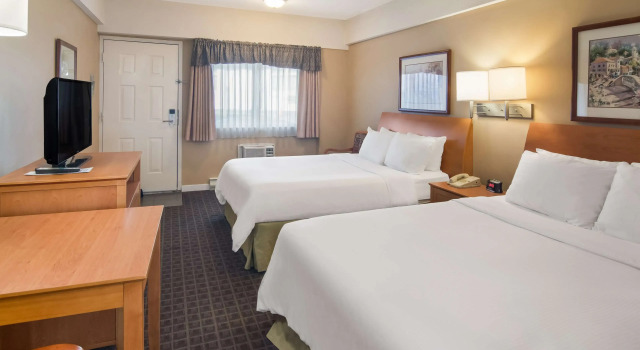 Четырёхместный номер Standard SureStay by Best Western North Vancouver Capilano