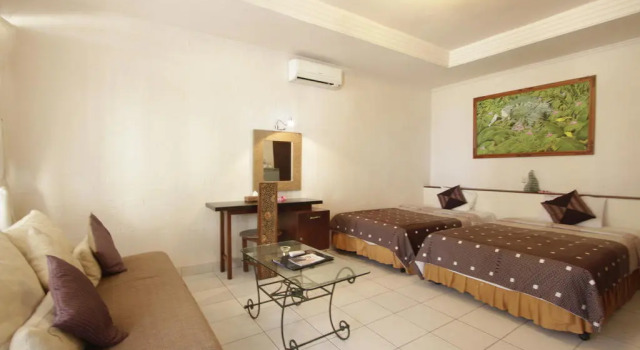 Бунгало Superior Alit Beach Resort and Villas
