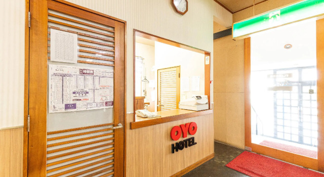 Tabist Tatebayashi Station Hotel, Забронировать Отель Отели Gunma с парковкой, Парковка