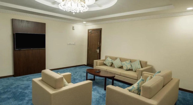 Laten Suites
