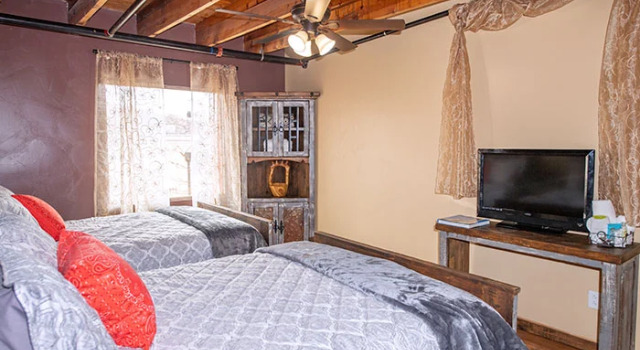 Big Bend Biker Hotel, Rezerwuj Hotel Alpine Teksas