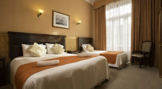 Трёхместный семейный номер Standard Hotel Plaza