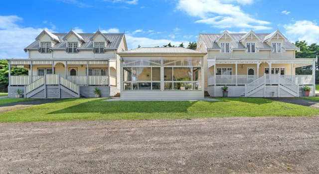 Dunes - elegant beach villa with huge swim spa, Reserva ahora Resort Hoteles resort en Port Fairy, Resort